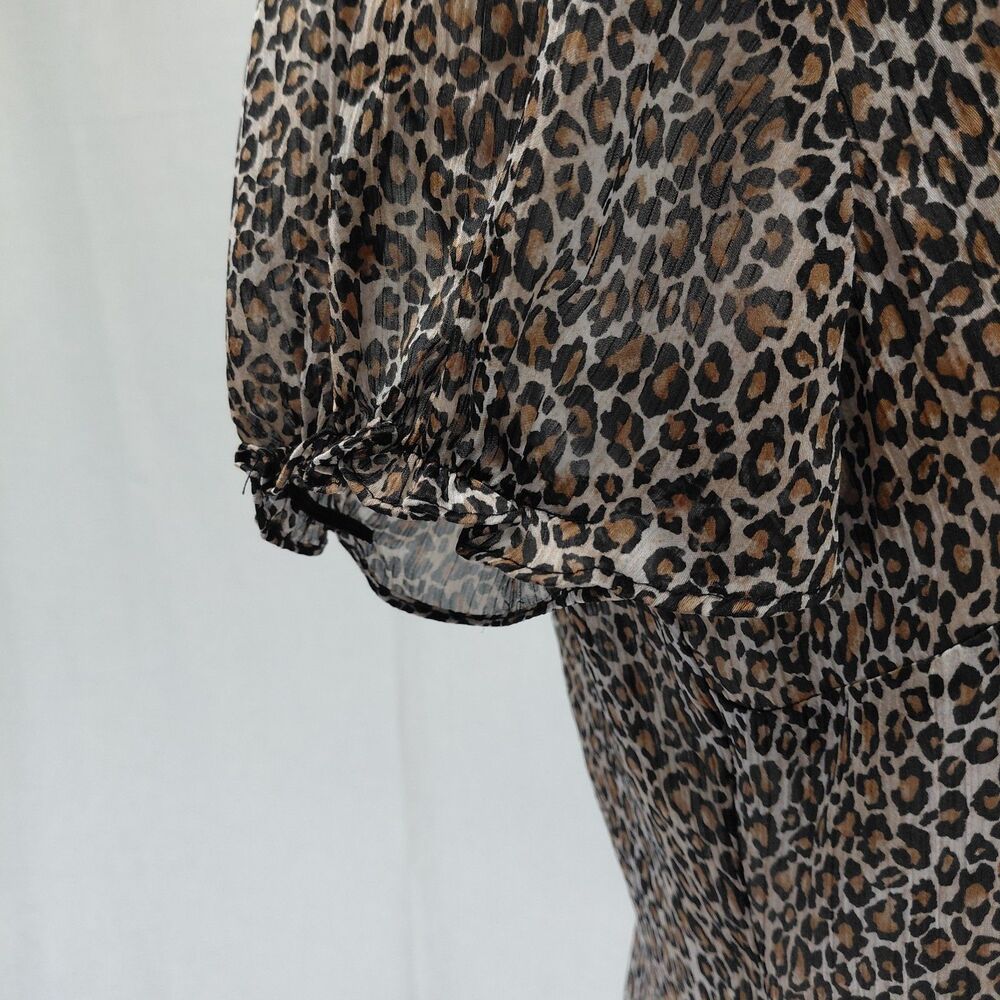 White House Black Market Shear SS V-Neck Blouse Leopard Tie-Front Sz M - Picture 7 of 10